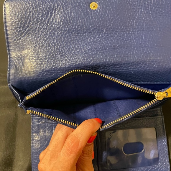 Marc Jacobs Navy Wallet (good condition) - Picture 6 of 8